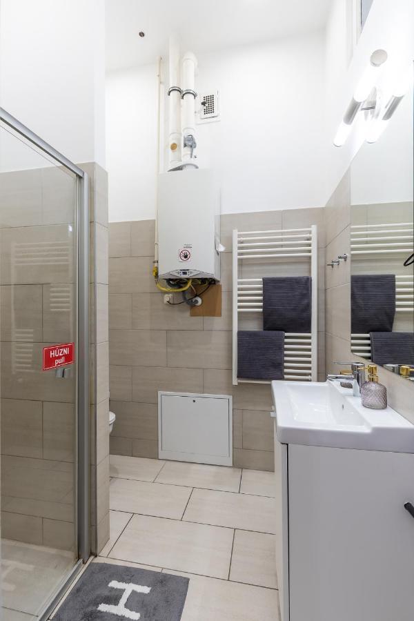 Real Apartments Wesselenyi Budapest Luaran gambar